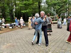 Танцевальный вечер подопечных ОДПП в парке 60-летия Октября 