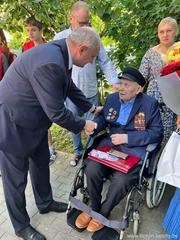 Сегодня ветеран Великой Отечественной войны, Лихошерст Иван Константинович, отмечает вековой юбилей.
