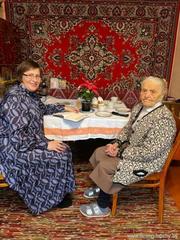 22 декабря 2025 года сотрудники ГУ «ТЦСОН Фрунзенского района г. Минска» поздравили с 95-летнием долгожительницу Фрунзенского района г. Минска, ветерана труда и просто интересную и обаятельную женщину Русецкую Анну Дмитриевну