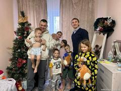 В рамках республиканской акции «Наши дети» первичная профсоюзная организация центрального аппарата Белагропромбанка совместно с ТЦСОН  посетили многодетную семью Евмененко.