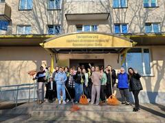 Сотрудники территориального центра начали субботнее утро с настоящего марафона чистоты!