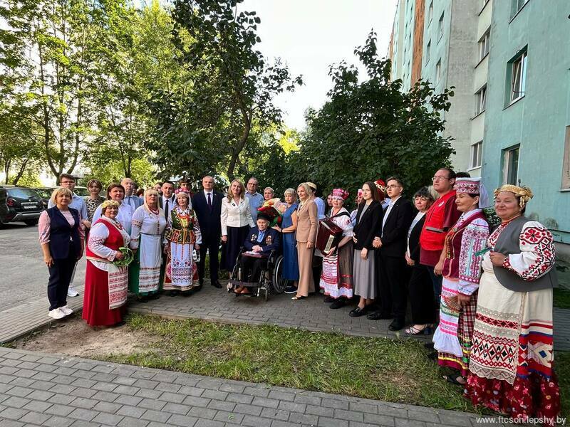 Сегодня ветеран Великой Отечественной войны, Лихошерст Иван Константинович, отмечает вековой юбилей.
